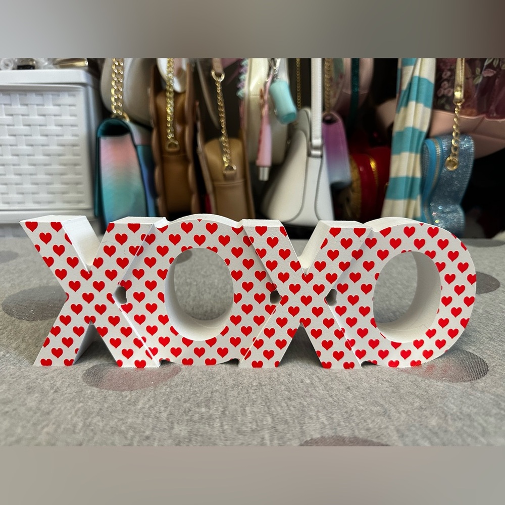 Dabney Lee Valentine's Day Decor XOXO White w/ Red Hearts Wood Table Desk Sign